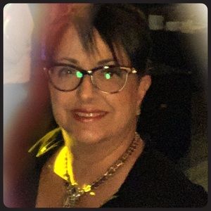 Meet your Posher, Monica